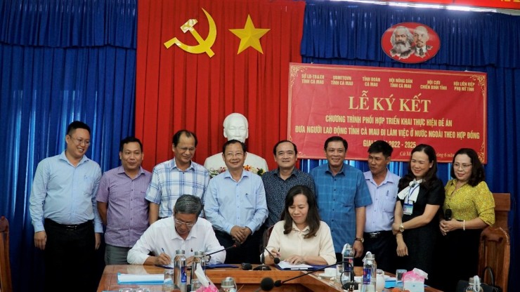 Lễ ký kết Chương trình phối hợp triển khai thực hiện Đề án đưa người lao động tỉnh Cà Mau đi làm việc ở nước ngoài theo hợp đồng, giai đoạn 2022–2025