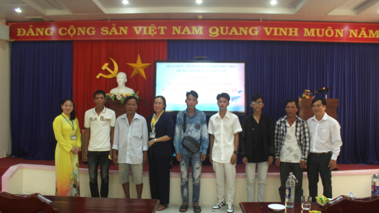 Trung tâm Dịch vụ việc làm tỉnh Cà Mau tổ chức tiếp đón người lao động và phụ huynh tham dự buổi họp mặt Chương trình thực tập sinh tại Nhật Bản