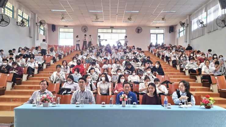Triển khai nhiều chương trình tham gia đi làm việc nước ngoài cho sinh viên Trường Cao đẳng Y tế Cà Mau