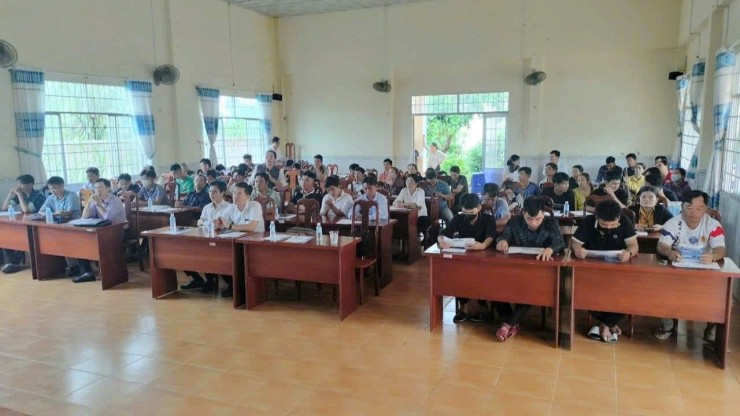 Tư vấn giới thiệu việc làm tại các ấp, xã có đông đồng bào dân tộc thiểu số tại xã Tân Phú, huyện Thới Bình.