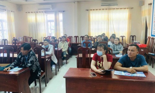 Tổ chức phiên giao dịch việc làm cho người lao động đang hưởng trợ cấp thất nghiệp trên địa bàn tỉnh Cà Mau