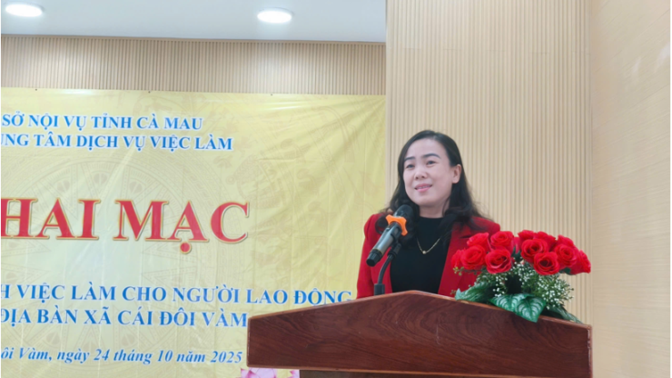 Phiên giao dịch việc làm tại xã Cái Đôi Vàm