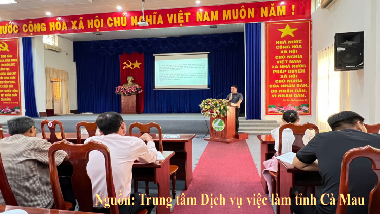 Tổ chức phiên giao dịch việc làm tại huyện Thới Bình