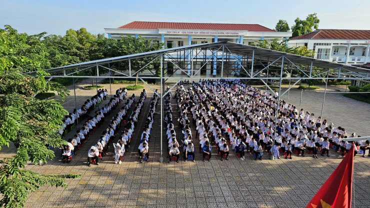 BUỔI TƯ VẤN TUYÊN TRUYỀN TẠI ĐIỂM TRƯỜNG THPT SÔNG ĐỐC HUYỆN TRẦN VĂN THỜI