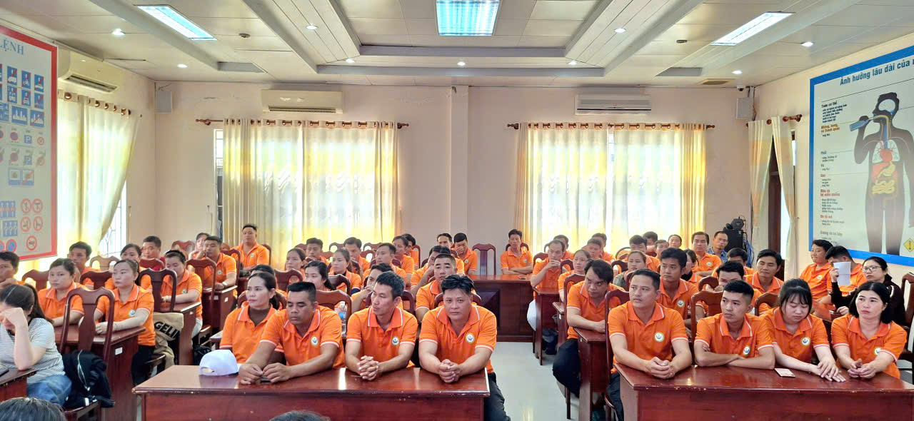 hoc-vien-tham-du-lop-be-giang.jpg
