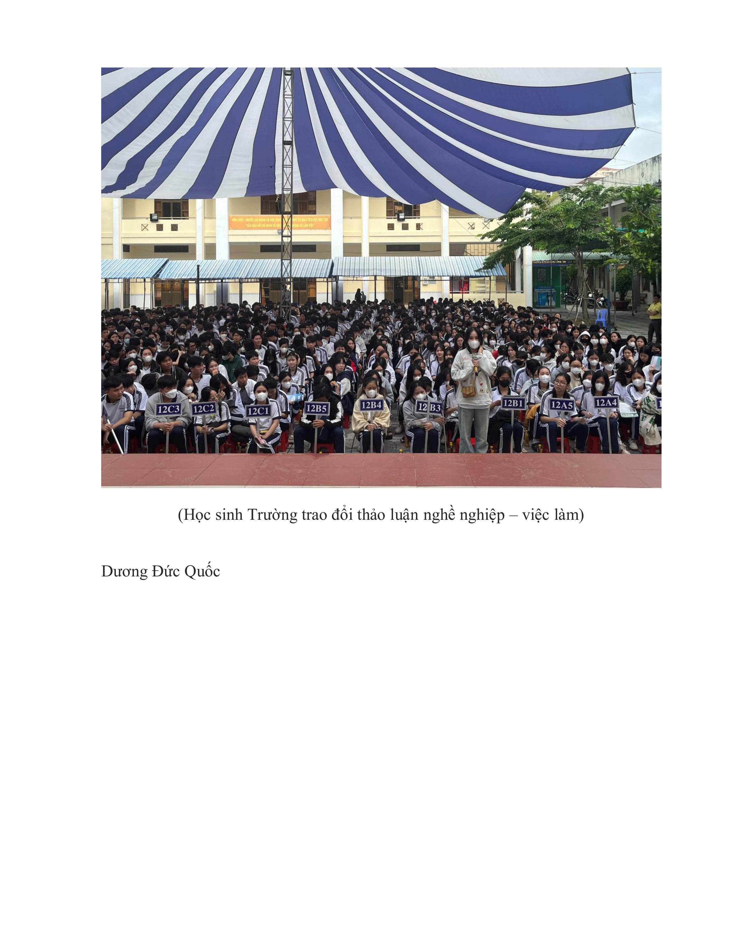 ngay-hoi-tu-van-huong-nghiep-ket-noi-viec-lam-truong-thpt-ca-mau-hinh-anh-4.jpg