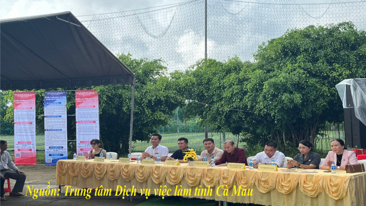 Phiên giao dịch việc làm ngày hội tư vấn, giới thiệu việc làm, học nghề tại huyện Đầm Dơi