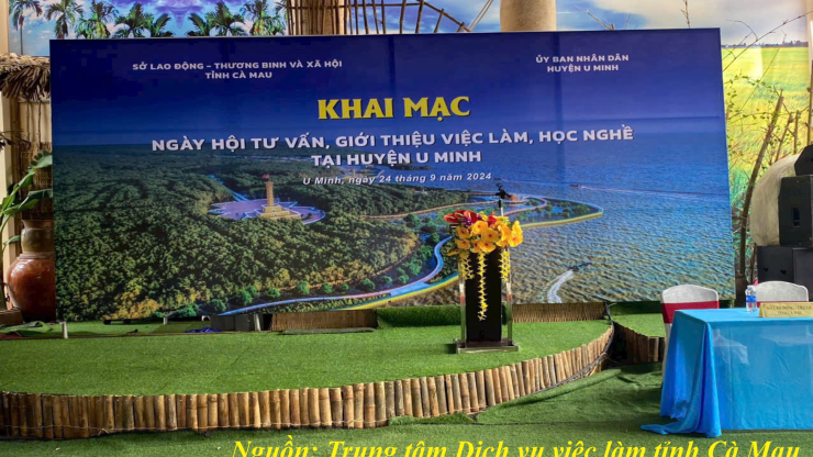 Phiên giao dịch việc làm ngày hội tư vấn, giới thiệu việc làm học nghề tại huyện U Minh
