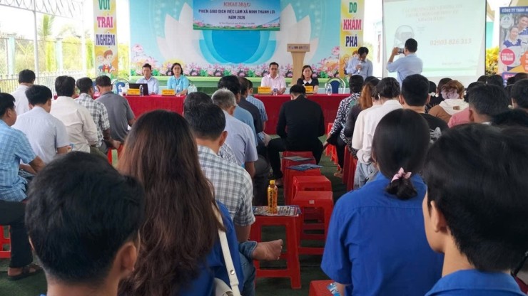Phiên giao dịch việc làm tại xã Ninh Thạnh Lợi: Cầu nối giữa doanh nghiệp và người lao động