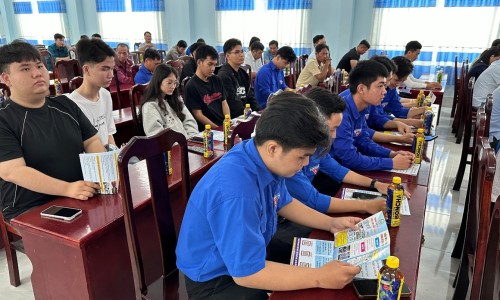 Đưa sàn giao dịch việc làm về cơ sở – Cánh cửa an sinh cho người lao động xã Vĩnh Mỹ