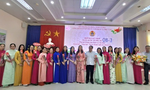 Họp mặt kỷ niệm Ngày Quốc tế Phụ nữ 8/3 cho nữ Trung tâm Dịch vụ việc làm tỉnh Cà Mau